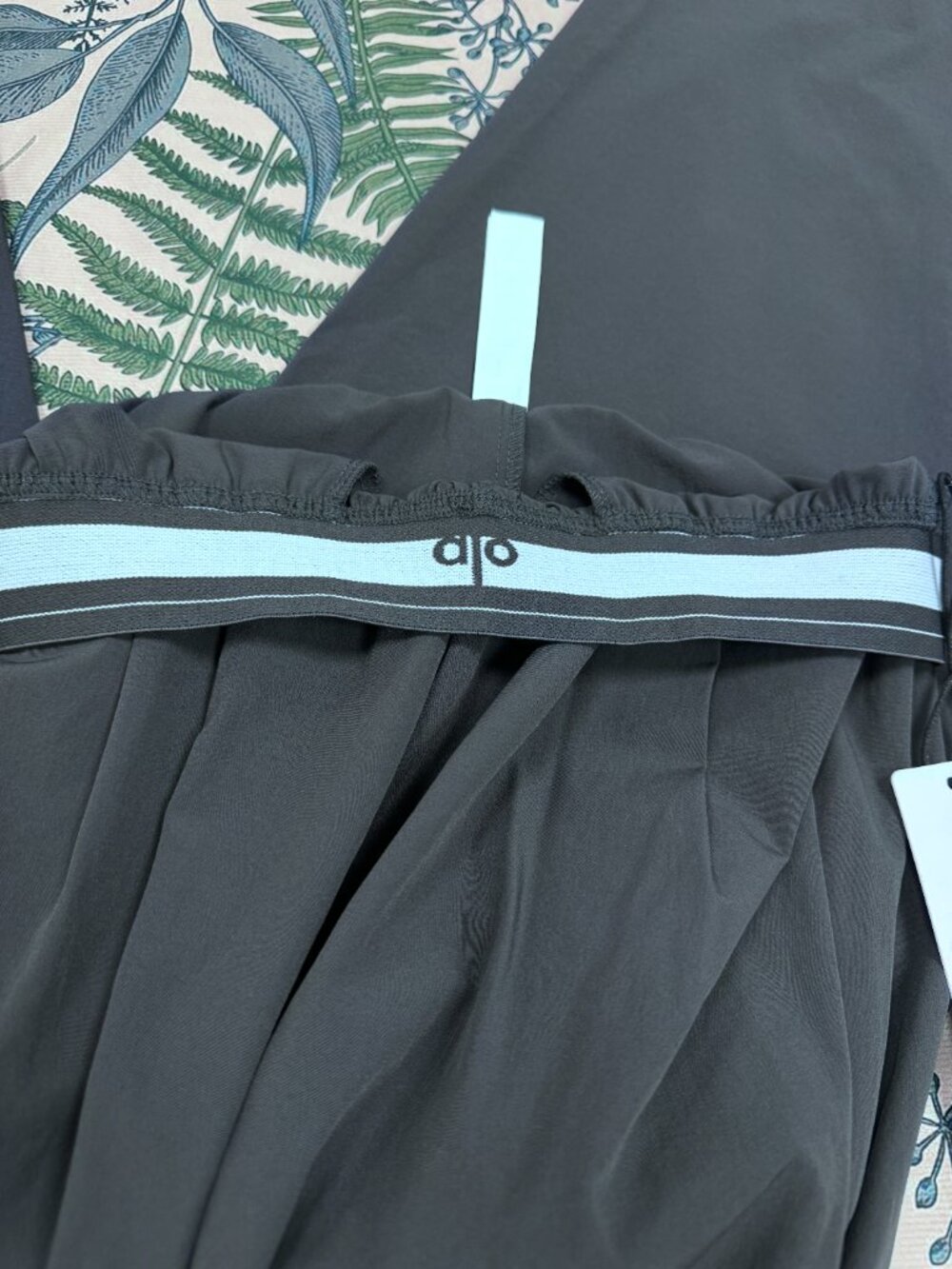 NWT 😜 Alo Yoga Suit Up Trouser Anthracite Grey Relaxed Fit Wide Leg Pants 30" - Picture 7 of 10
